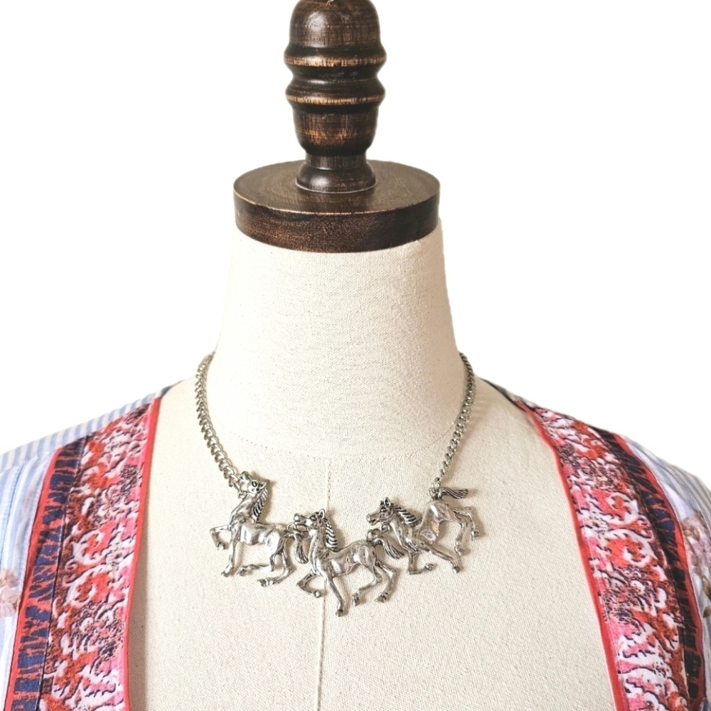 Running Galloping Three Horses Linked Silver Tone Necklace EQUESTRIAN Cowgirl